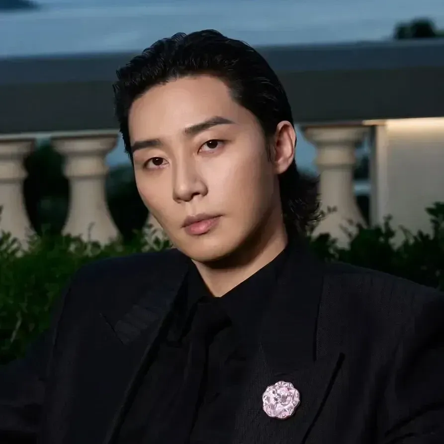A moment captured by a fan of Park Seojoon