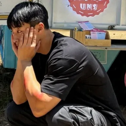A moment captured by a fan of Woo Dohwan