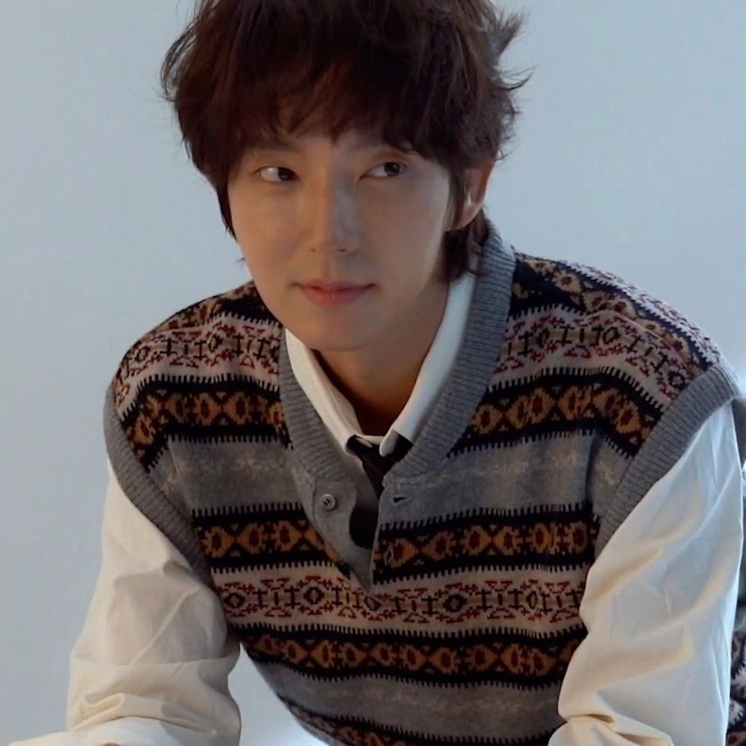 Latest photo of Lee Joongi