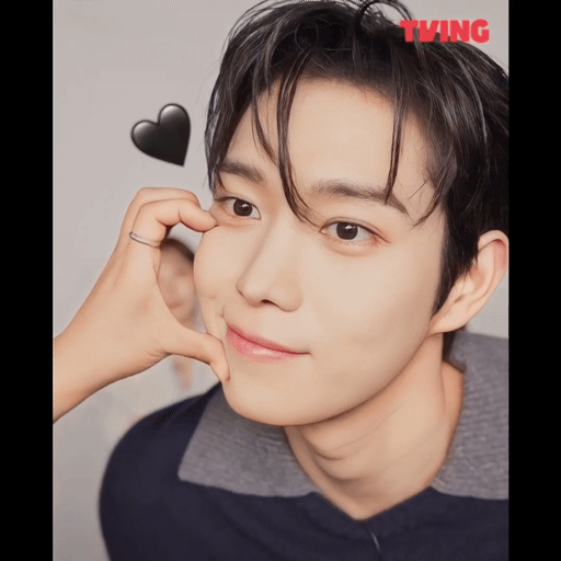 Behind-the-scenes cut of Kim Youngdae