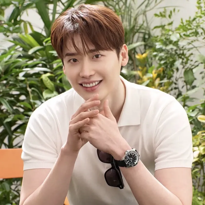 Behind-the-scenes cut of Lee Jongsuk