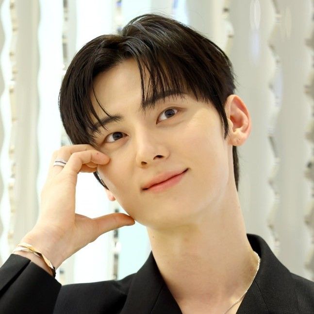 Latest photo of Hwang Minhyun