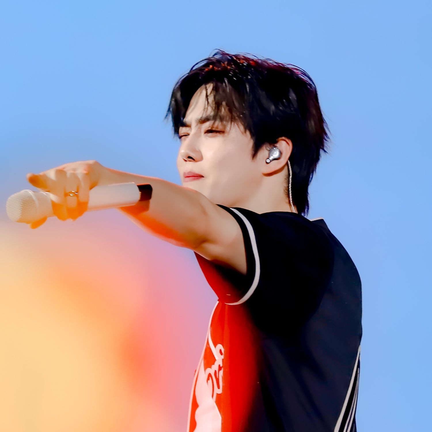 A moment captured by a fan of Suho