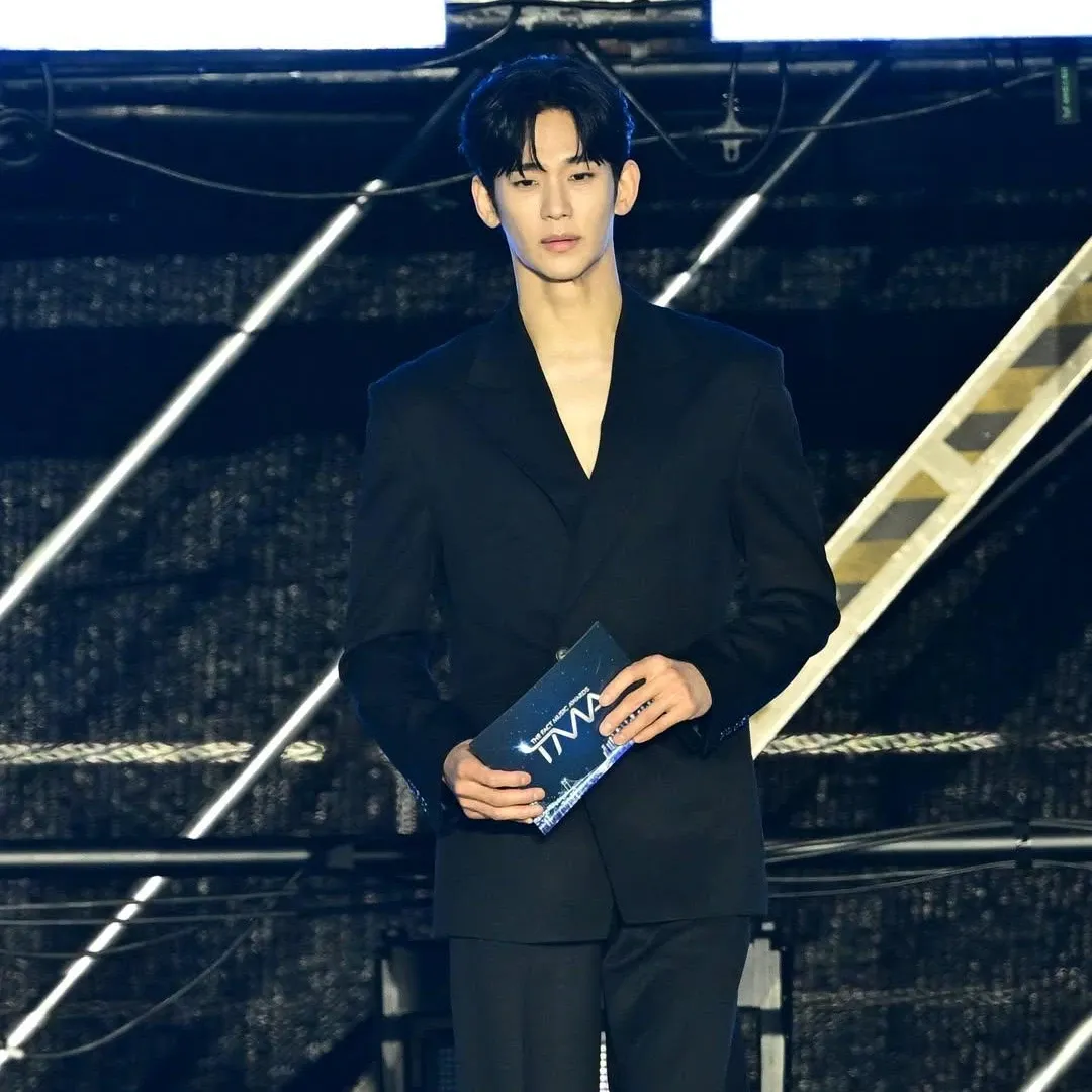 Recent activity shot of Kim Soohyun