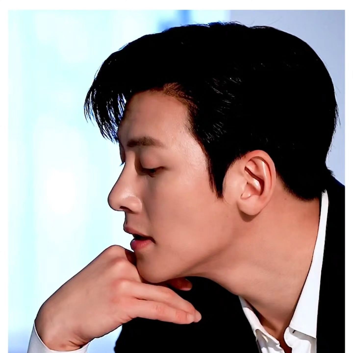 チ・チャンウクの最近の活動ショット