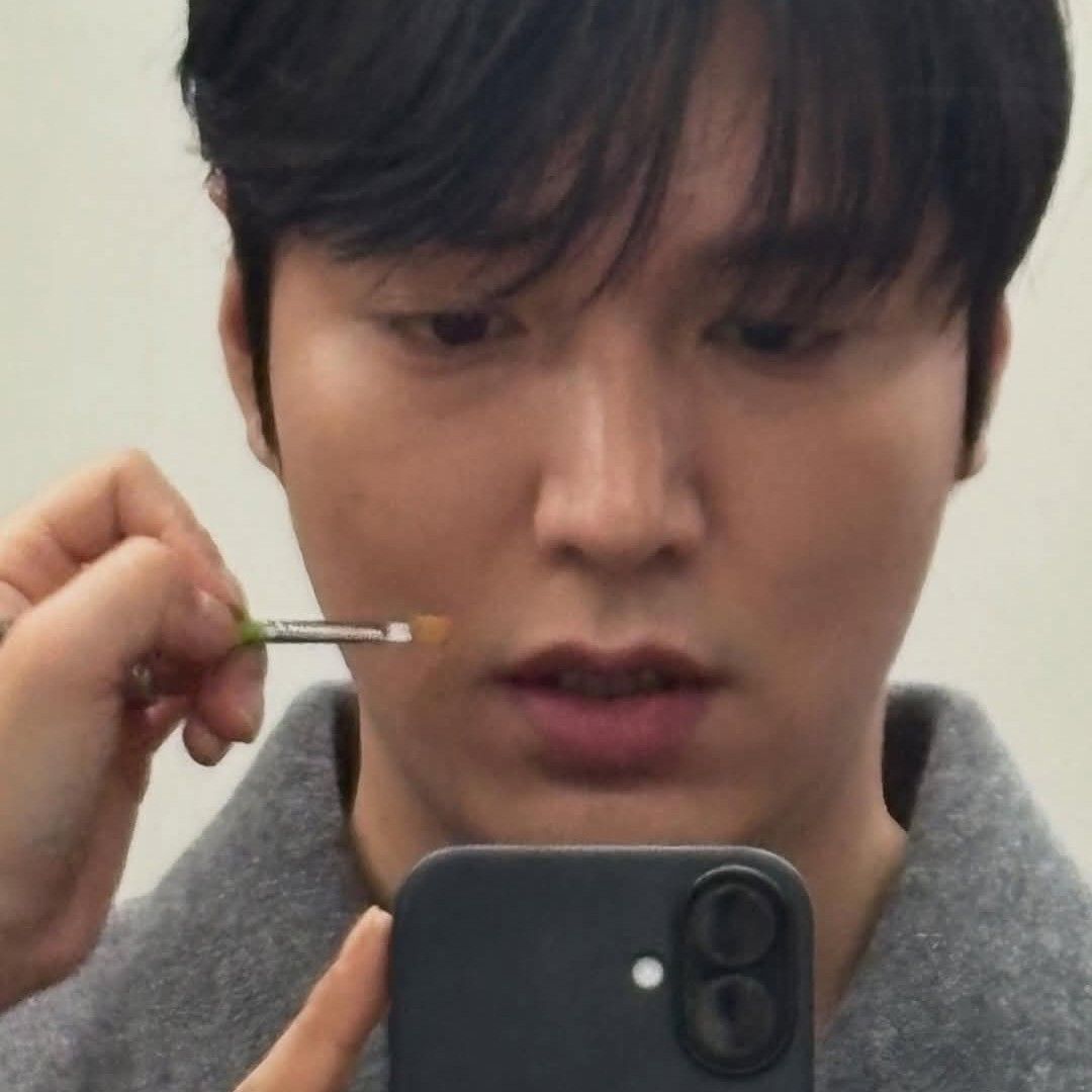 粉絲拍下的李敏鎬瞬間