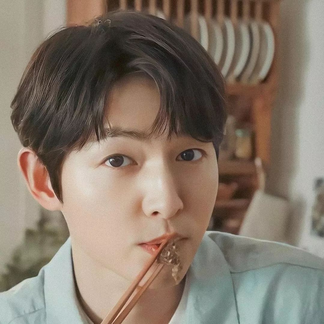 Latest photo of Song Joongki