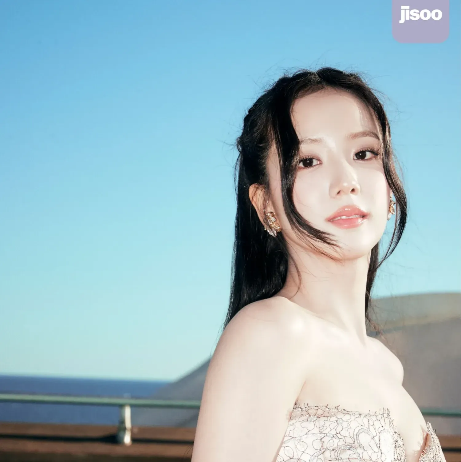 Behind-the-scenes cut of Jisoo (1995)