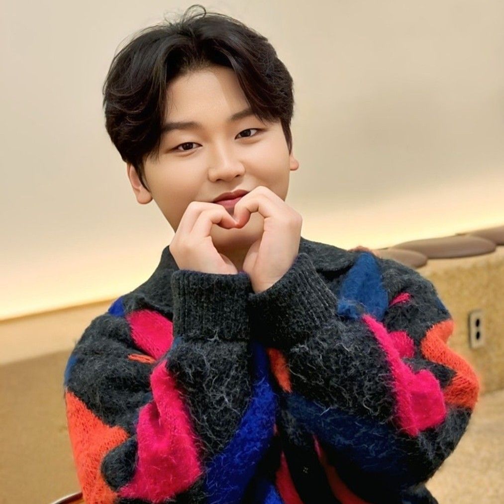 A moment captured by a fan of Park Sungon