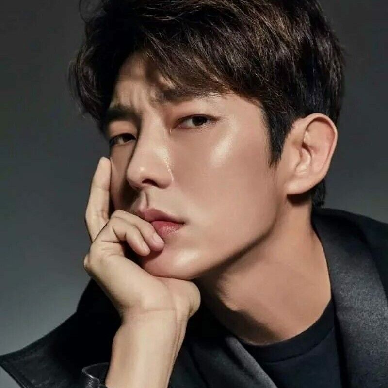 A moment captured by a fan of Lee Joongi