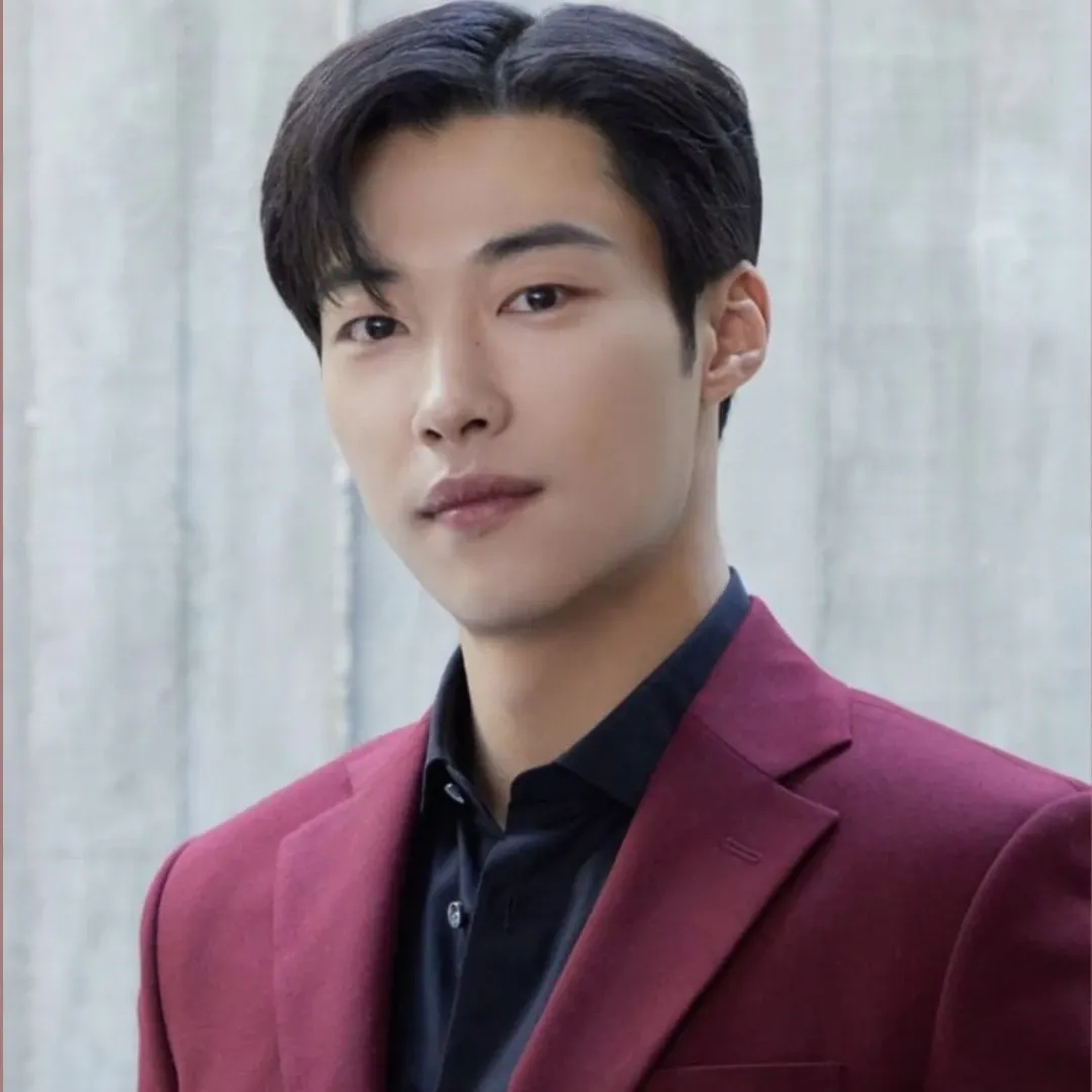 A moment captured by a fan of Woo Dohwan