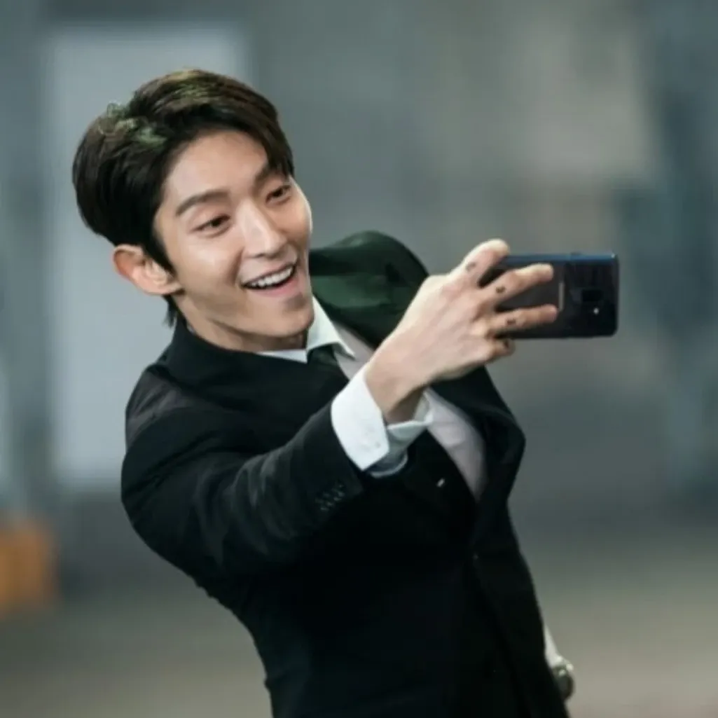 Latest photo of Lee Joongi