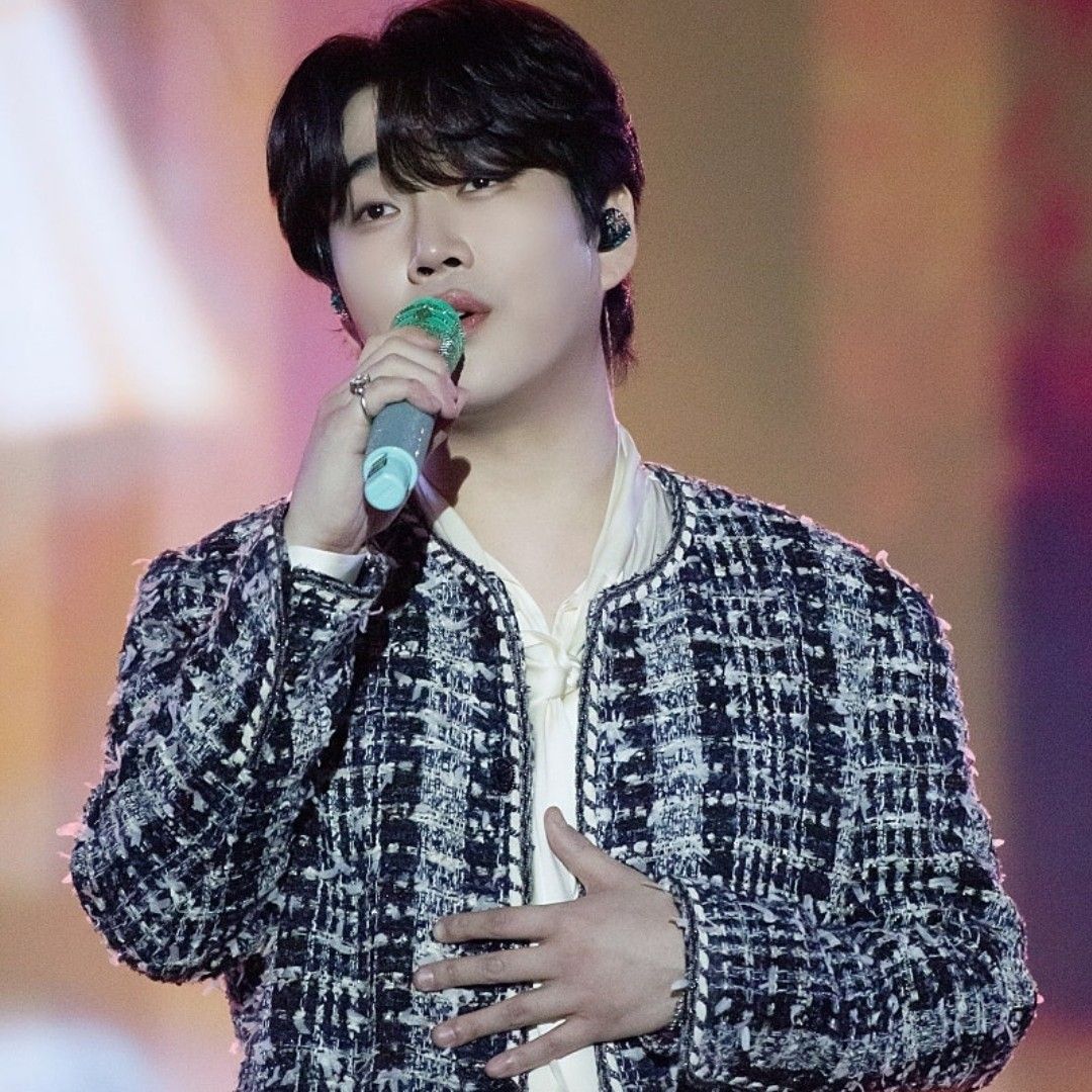 A moment captured by a fan of Hwang Youngwoong