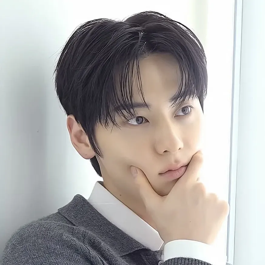 Recent activity shot of Hwang Minhyun