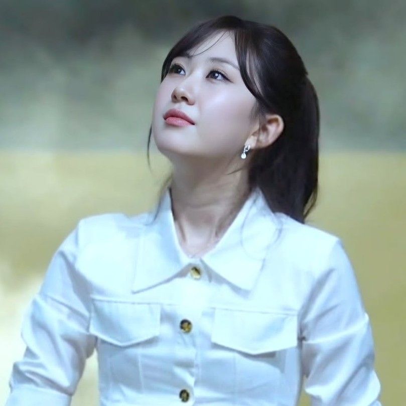 Momen yang diabadikan oleh penggemar Jeon Yujin