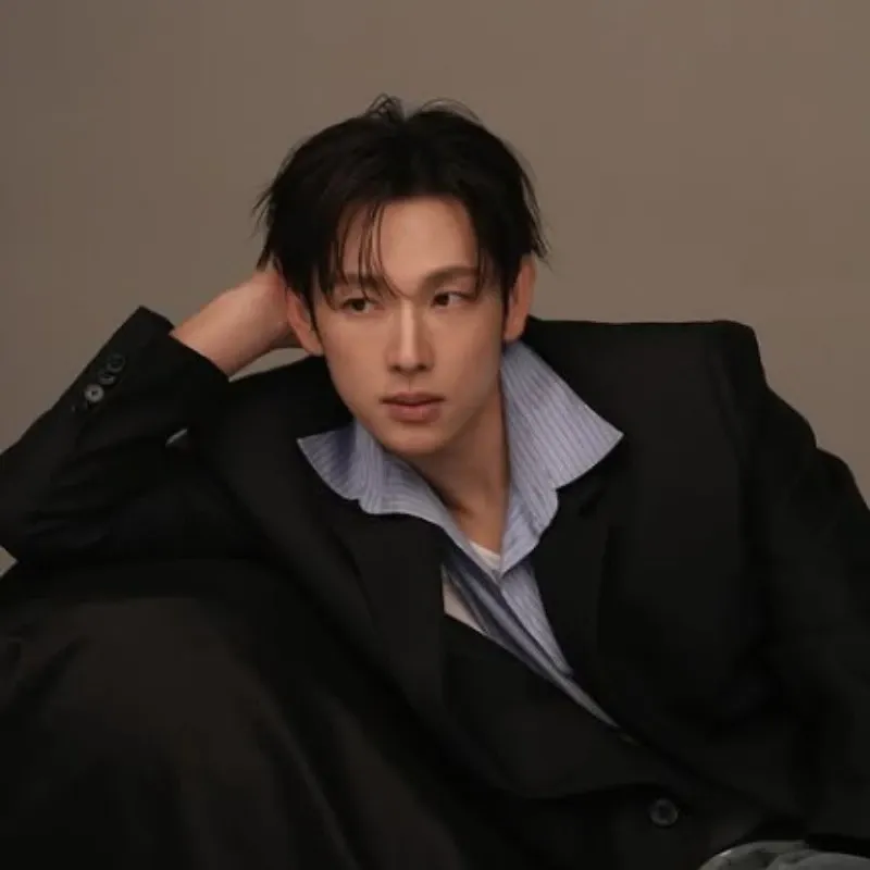 Recent activity shot of Yim Siwan