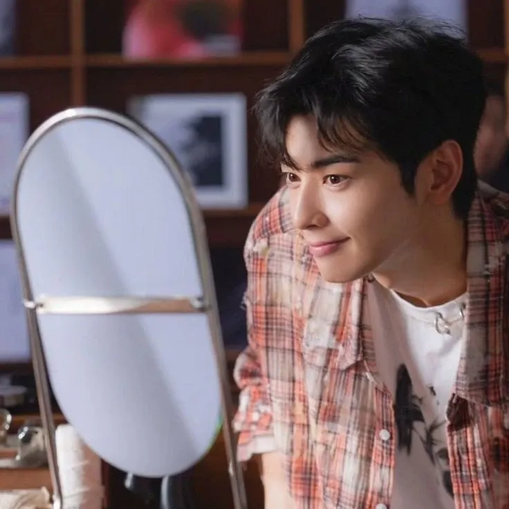 Recent activity shot of Cha Eunwoo