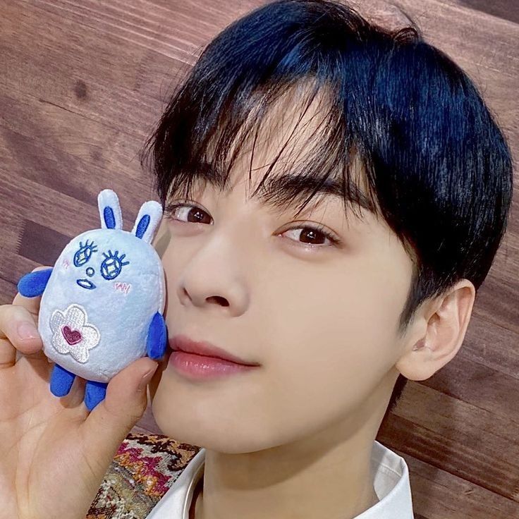 Latest photo of Cha Eunwoo