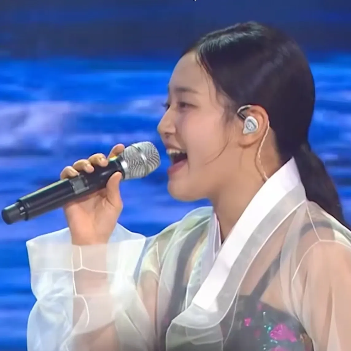 김태연의 비하인드 컷