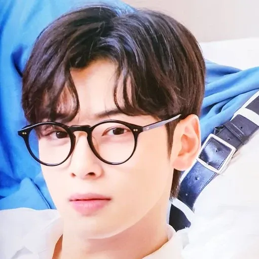 A moment captured by a fan of Cha Eunwoo