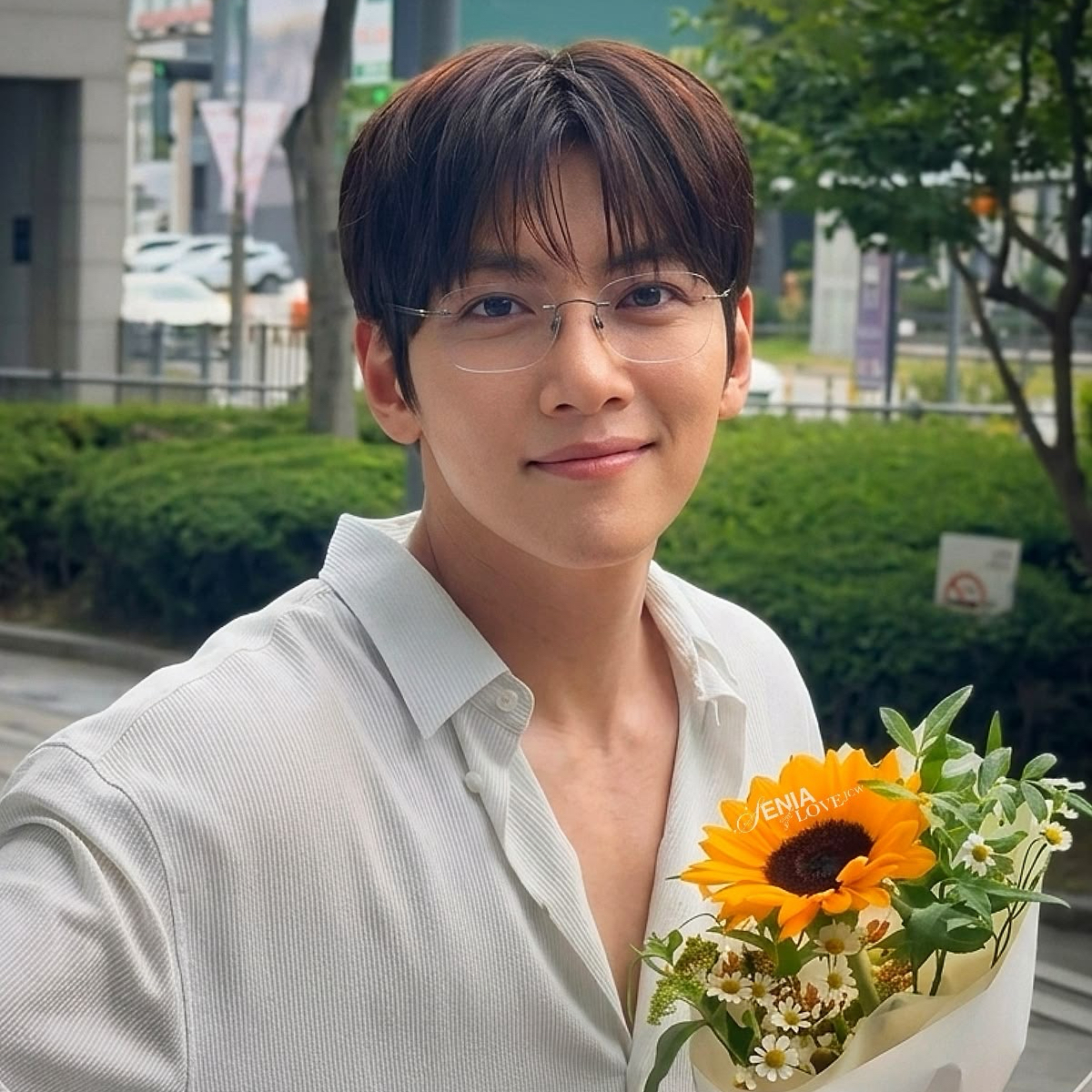 Behind-the-scenes cut of Ji Changwook