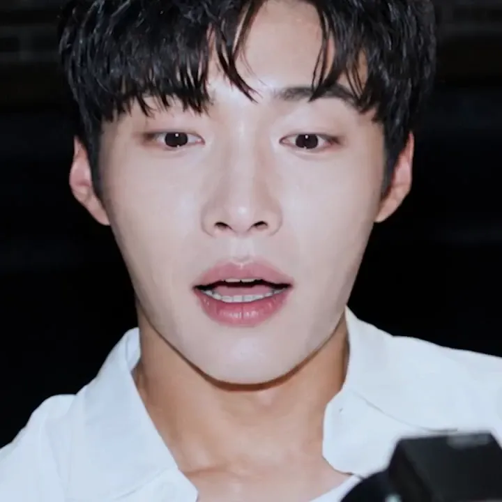 Behind-the-scenes cut of Woo Dohwan