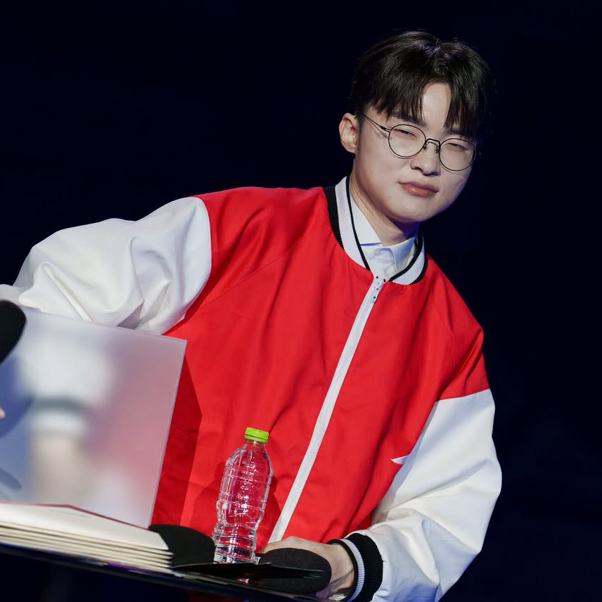 A moment captured by a fan of Faker