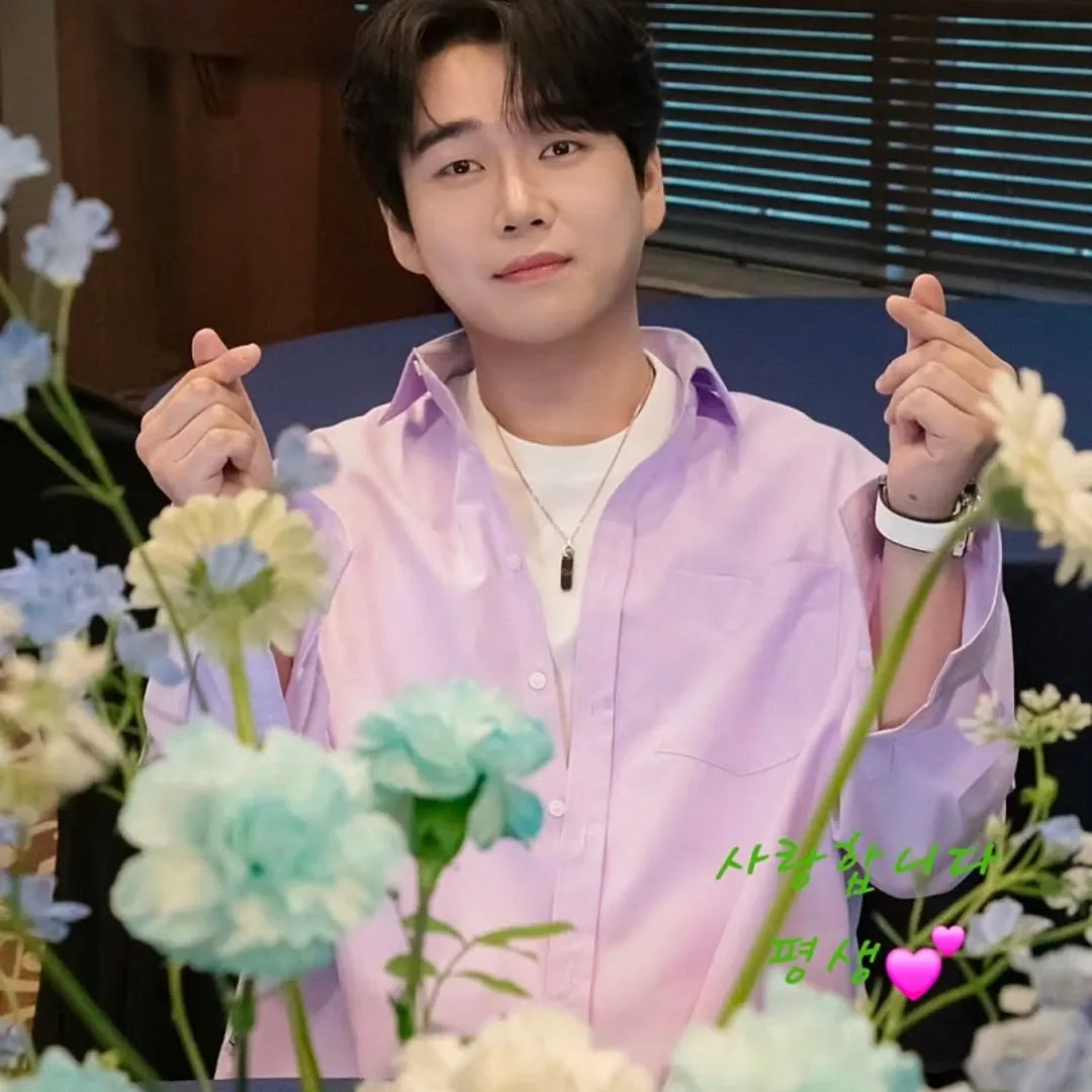 Foto kegiatan terbaru dari Lim Youngwoong