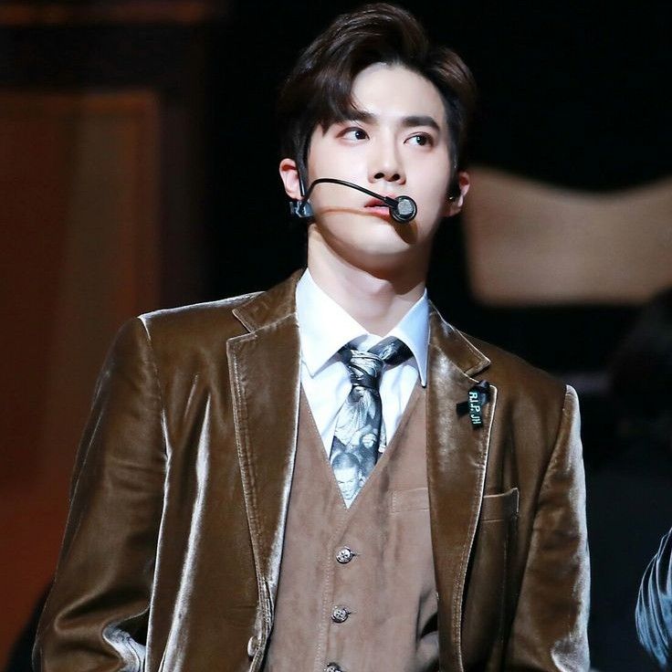 A moment captured by a fan of Suho