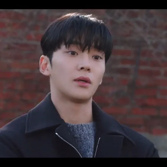 Momen yang diabadikan oleh penggemar Rowoon