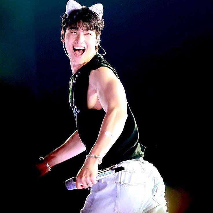 A moment captured by a fan of Cha Eunwoo