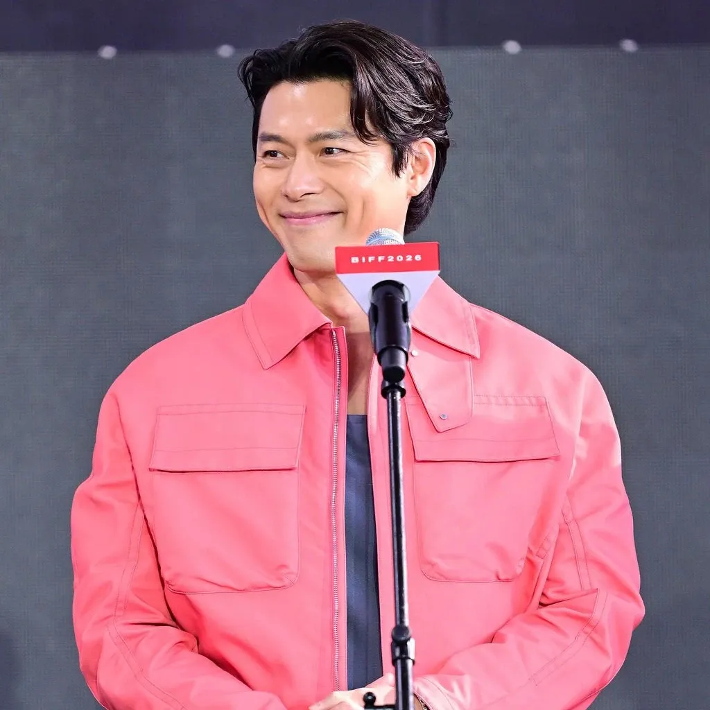 Momen yang diabadikan oleh penggemar Hyun Bin