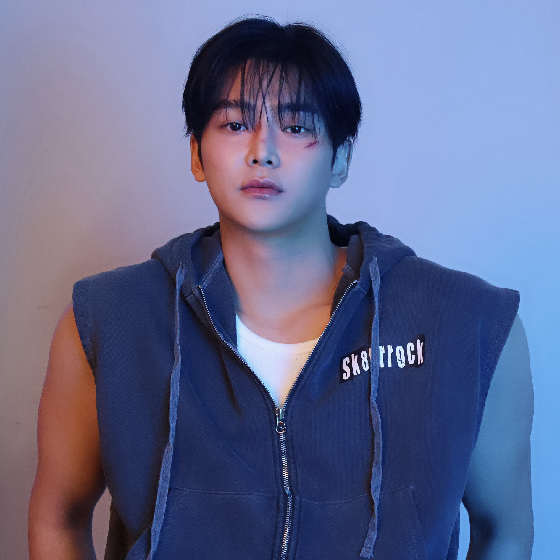 로운의 비하인드 컷