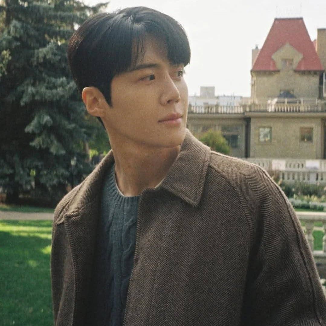 Latest photo of Kim Seonho