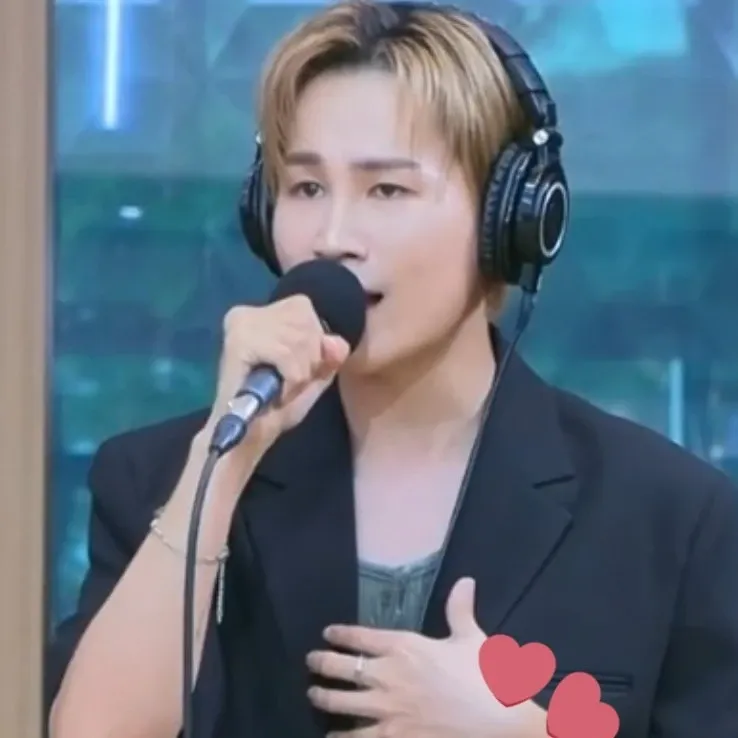 김희재의 비하인드 컷