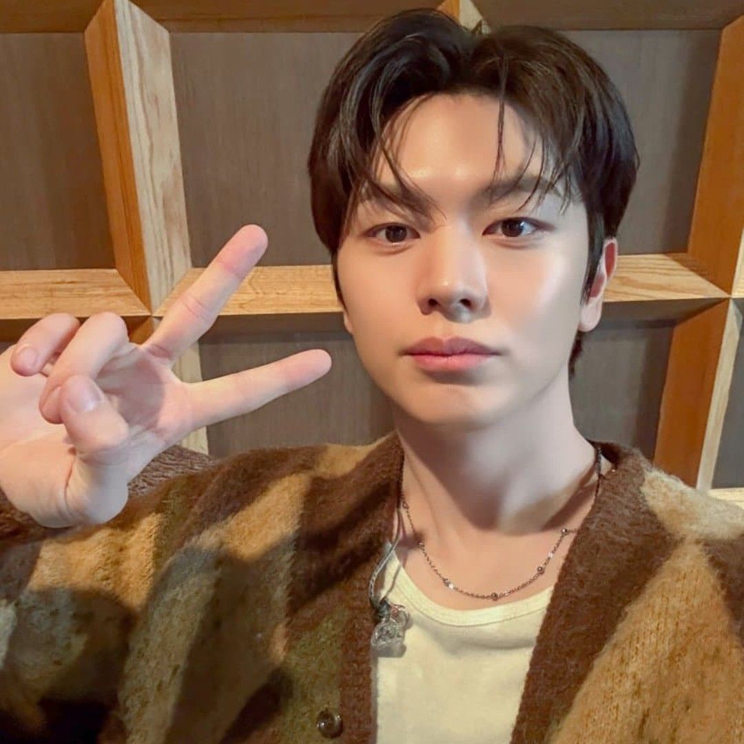 Recent activity shot of Yook Sungjae