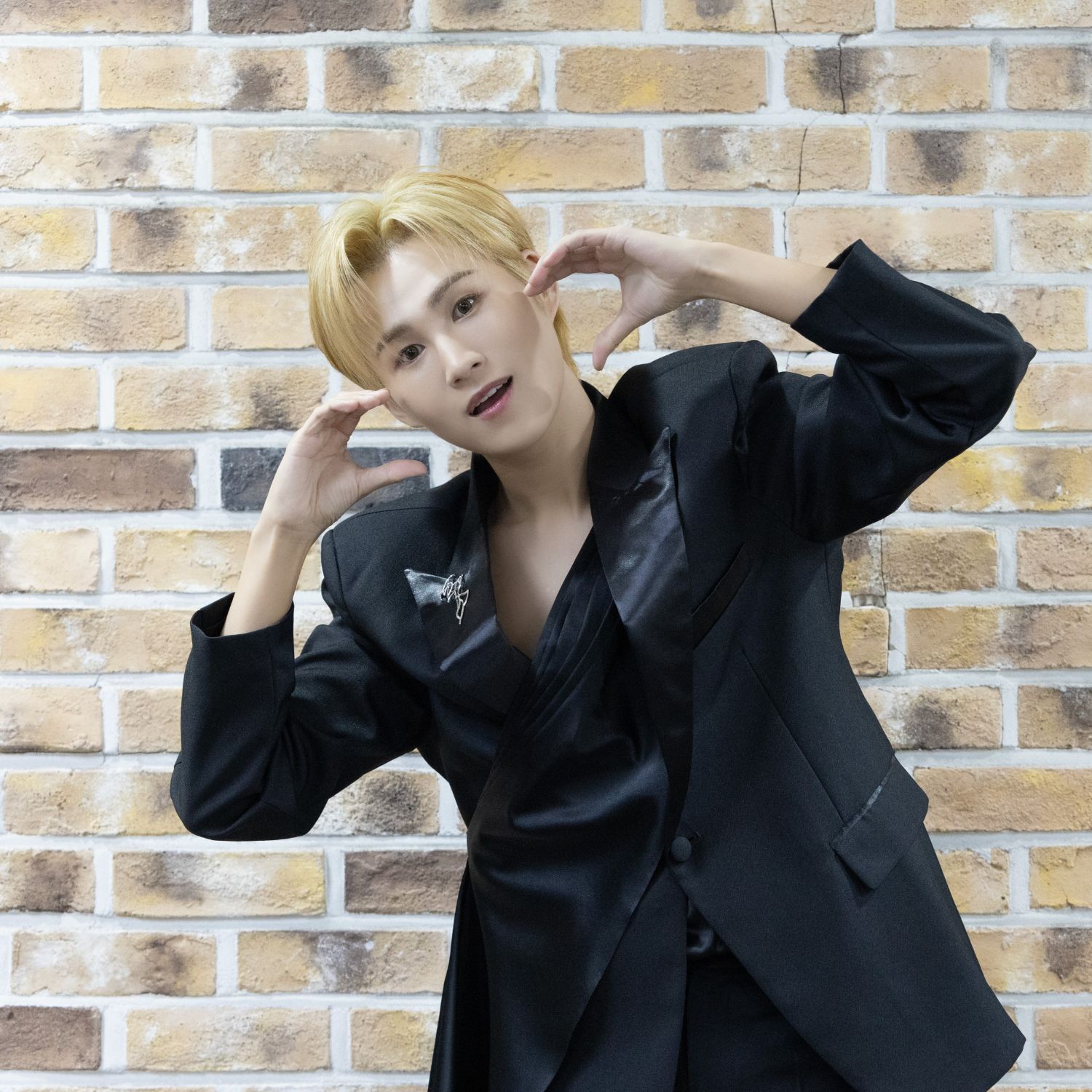 김희재의 비하인드 컷