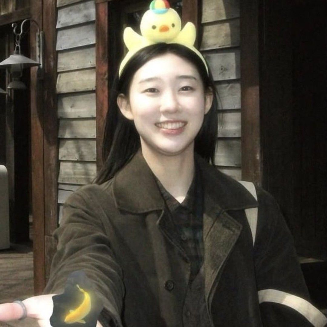 Latest photo of Han Yeji