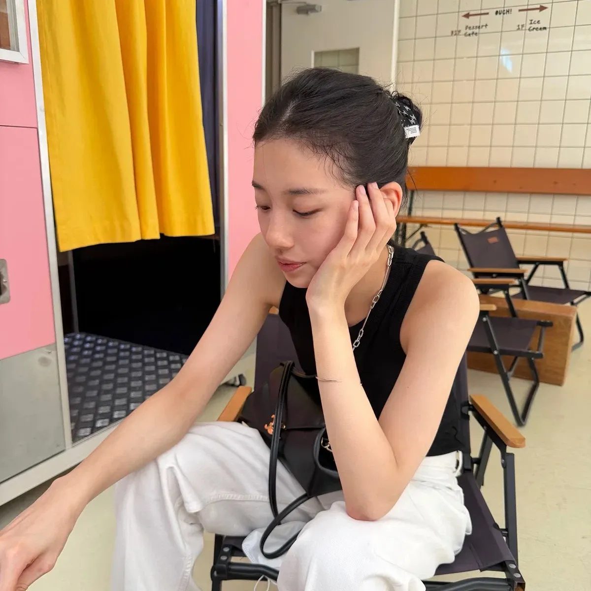 粉絲拍下的裴秀智瞬間