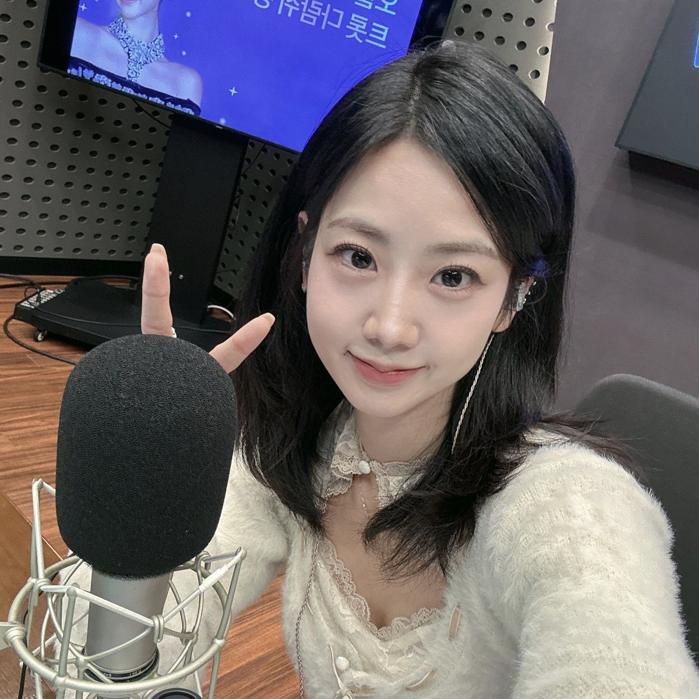 Recent activity shot of Kang Hyeyeon