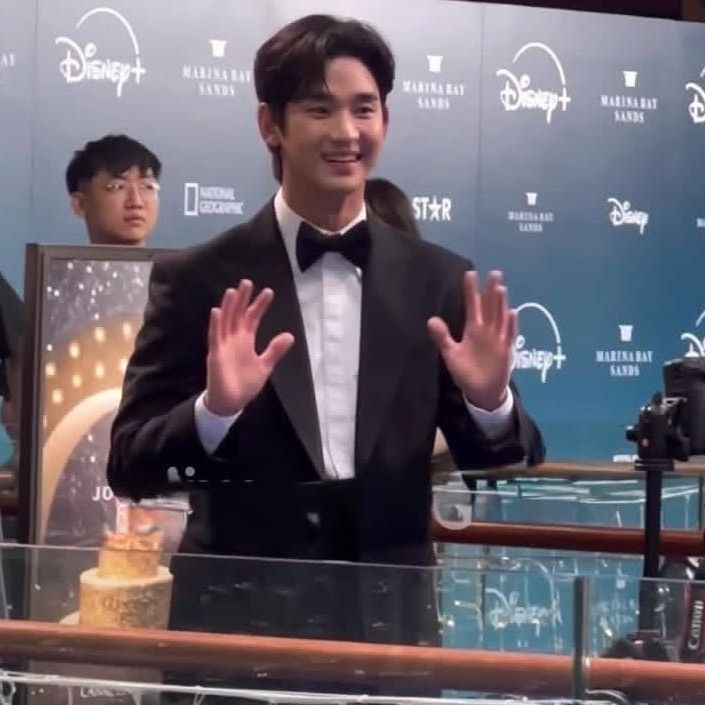 A moment captured by a fan of Kim Soohyun