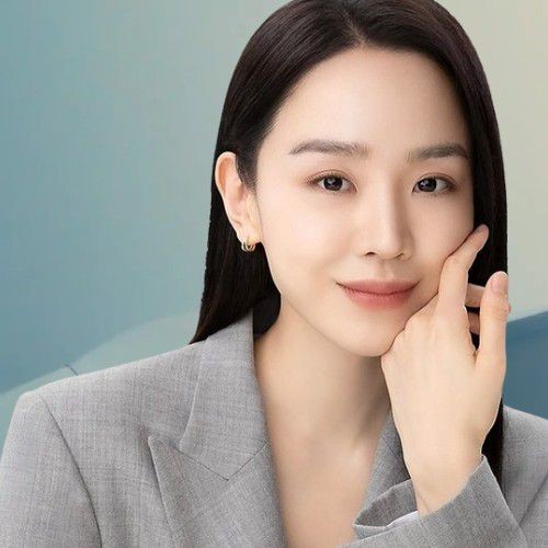 신혜선의 매력을 담은 최애돌셀럽 대표 사진