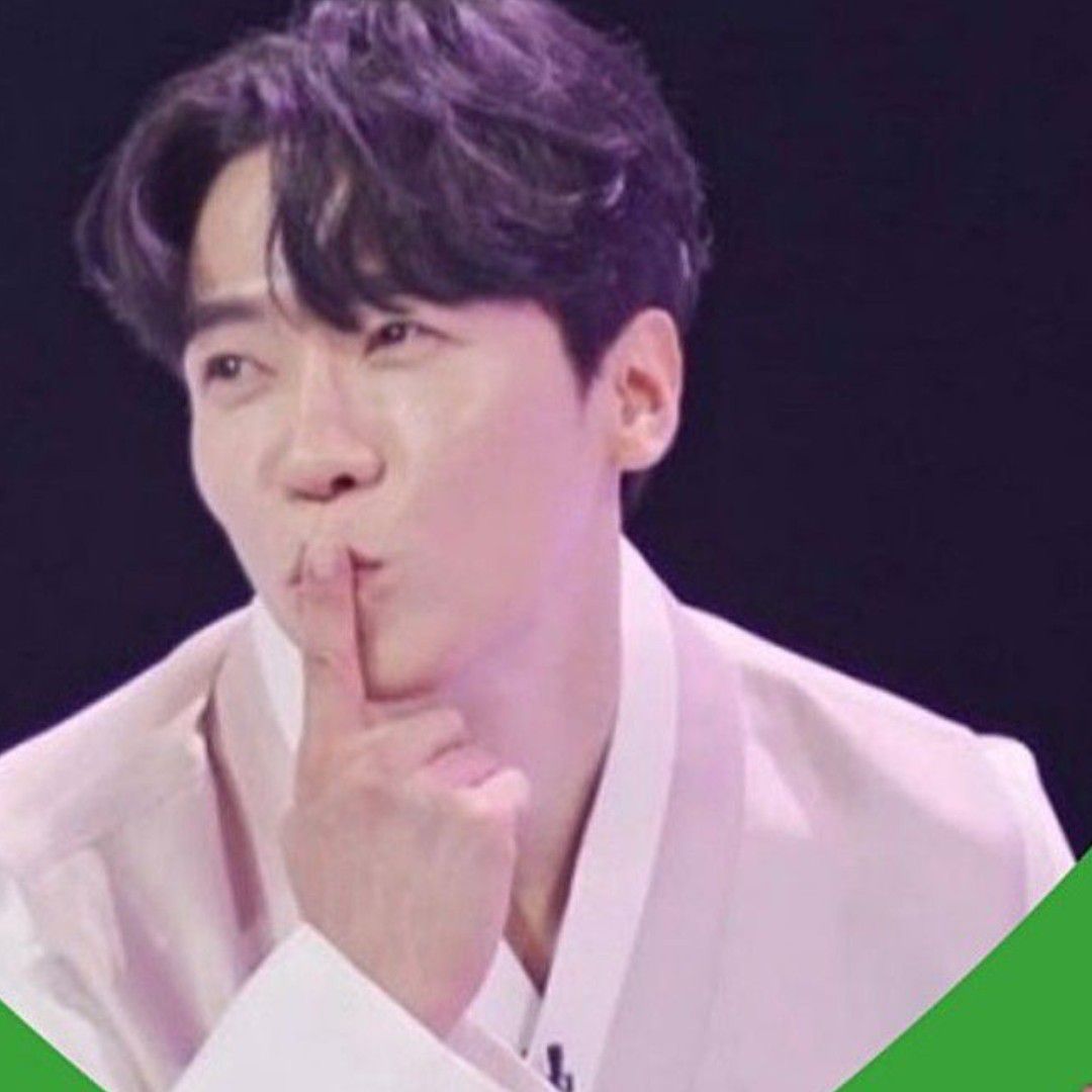 A moment captured by a fan of Enoch