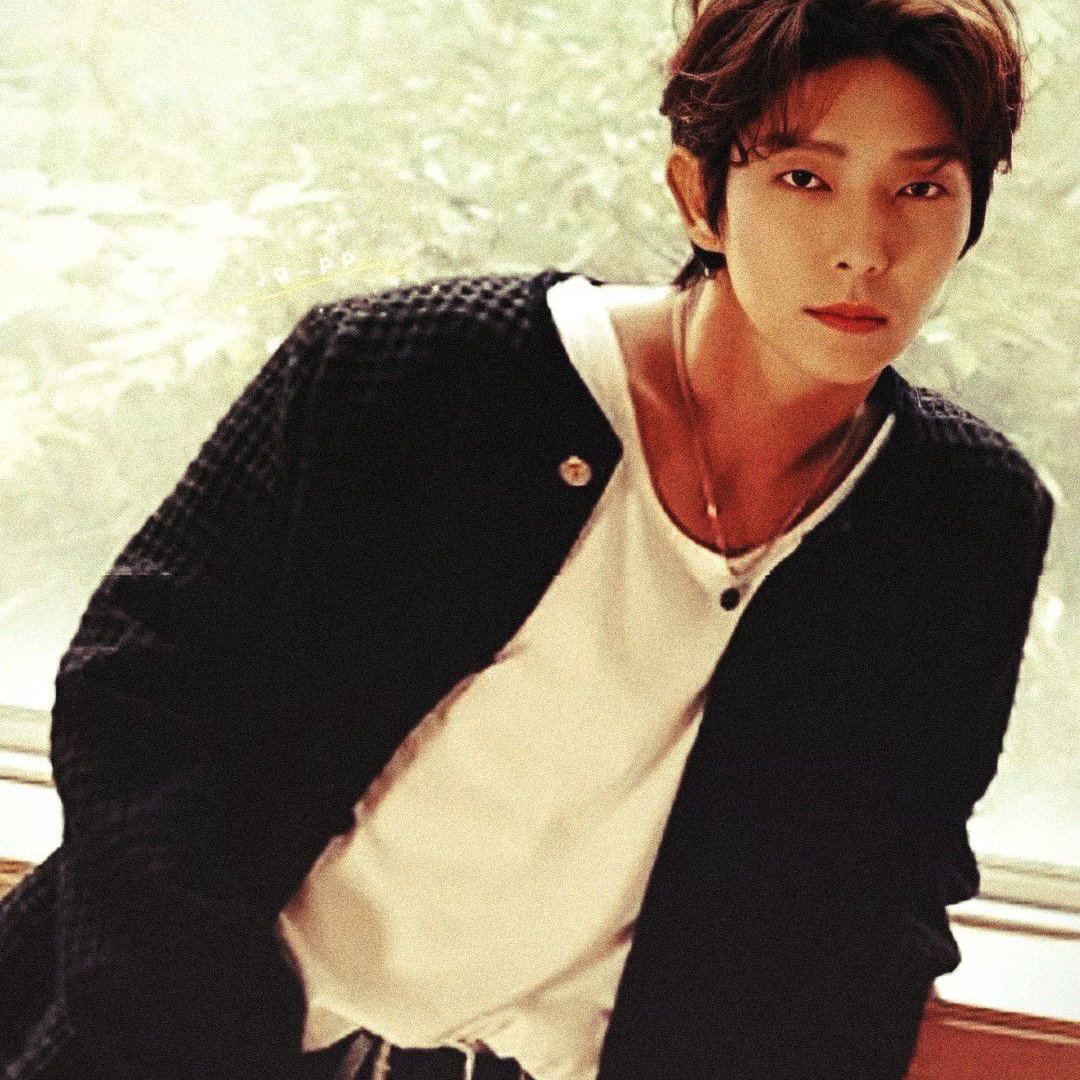 Behind-the-scenes cut of Lee Joongi