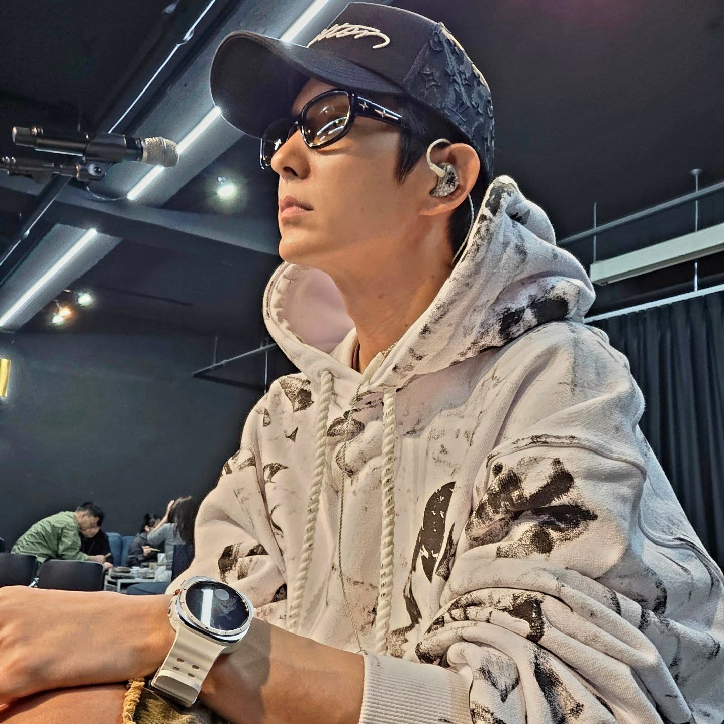 Recent activity shot of Lee Joongi