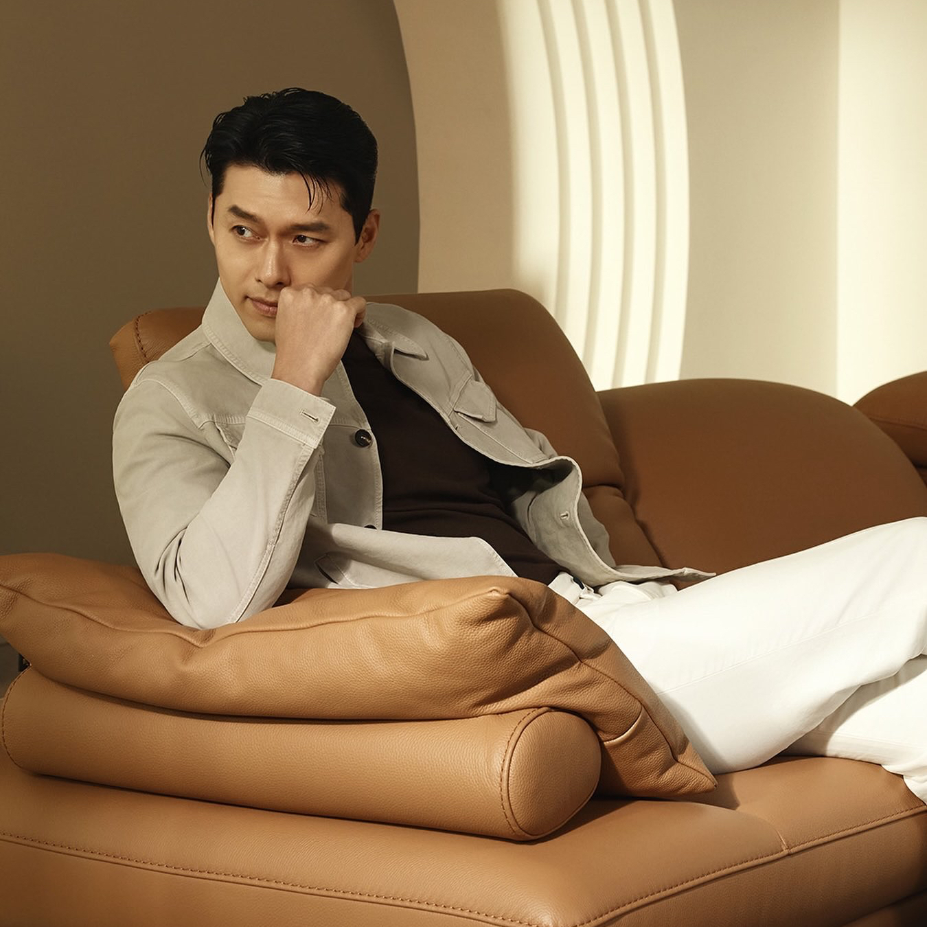 Momen yang diabadikan oleh penggemar Hyun Bin
