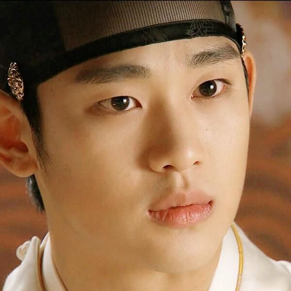 Behind-the-scenes cut of Kim Soohyun