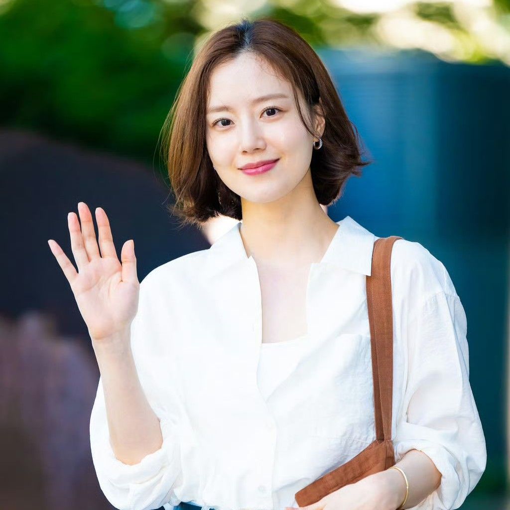 Recent activity shot of Moon Chaewon