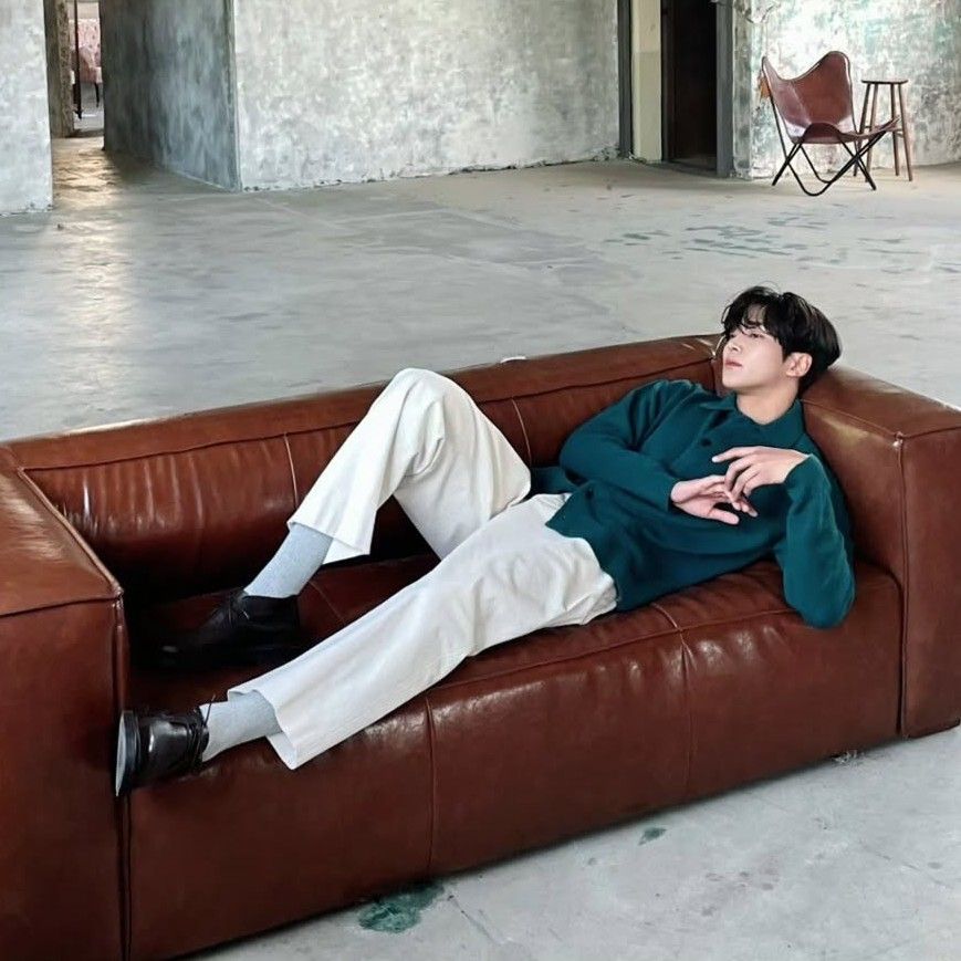 로운의 비하인드 컷