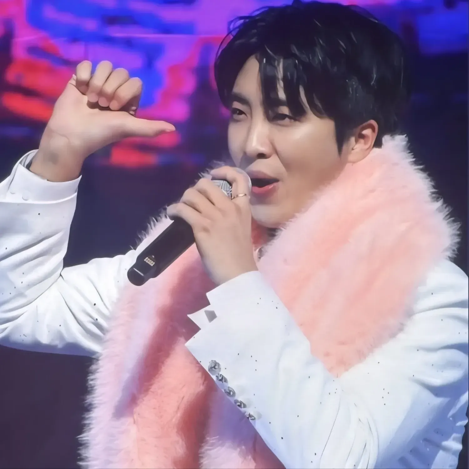 Behind-the-scenes cut of Hwang Yunsung